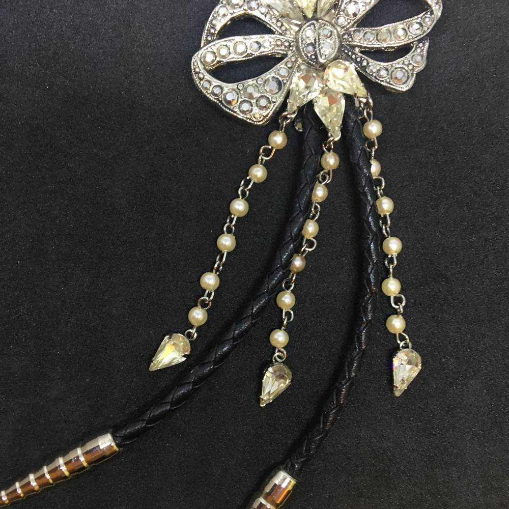 Kirks Folly Western Swarovski Crystal Leather Bolo